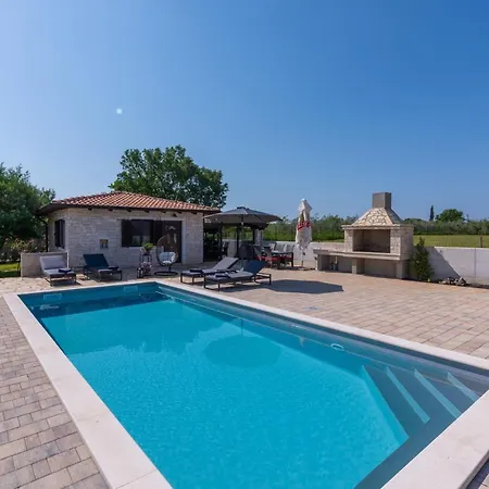 Casa Claudia Villa *