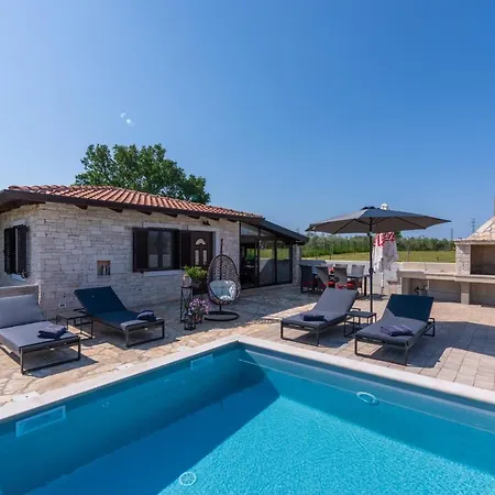 Casa Claudia Villa *