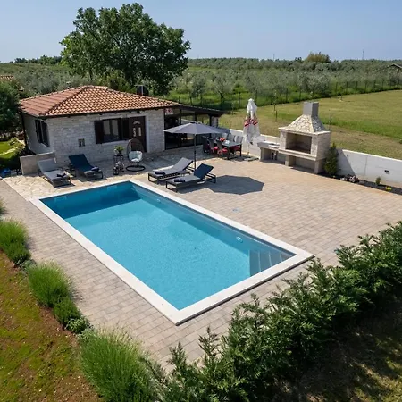 Casa Claudia Villa *