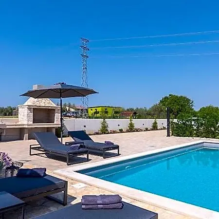 Casa Claudia Villa *